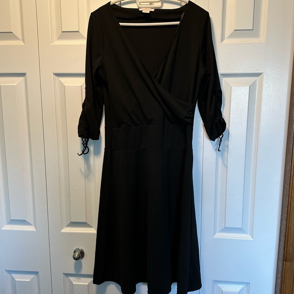 V-neck Three Quarter Sleeve Midi Dress